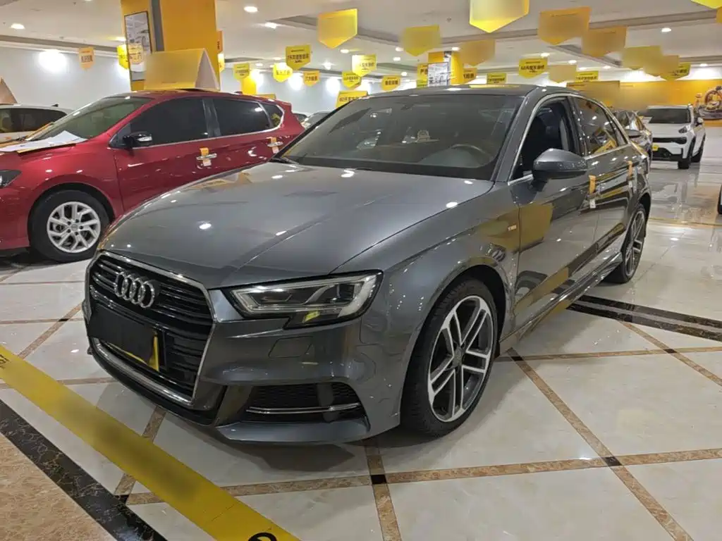 Audi A3 2018 — фото 2