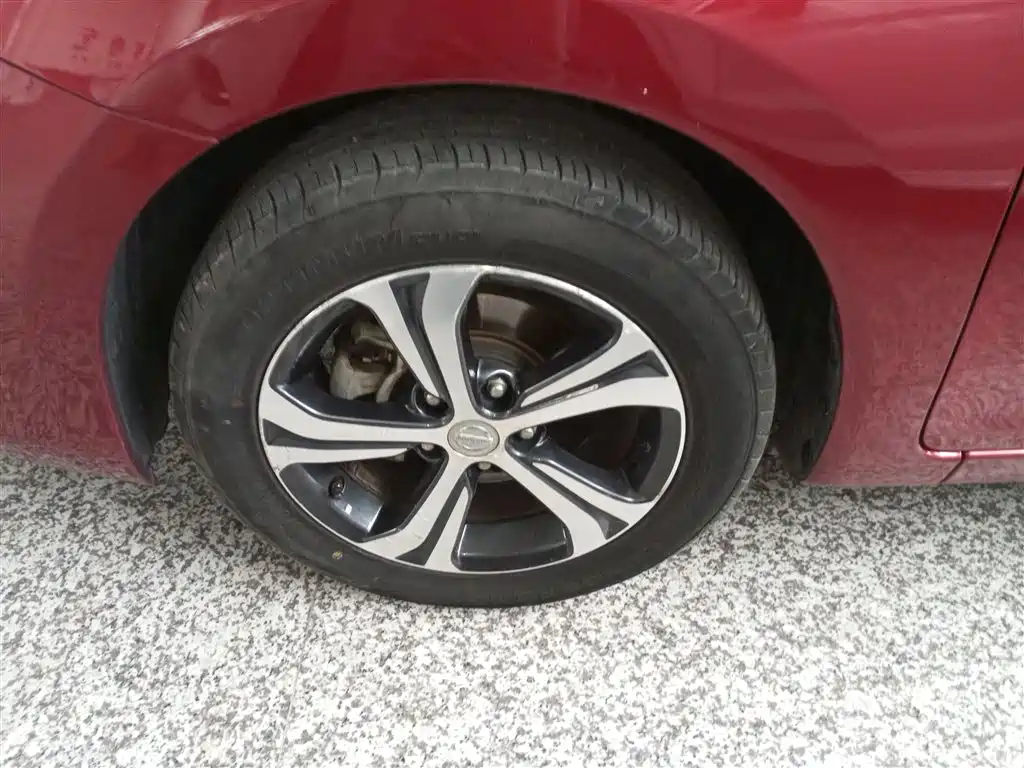Nissan Tiida 2018 — фото 23