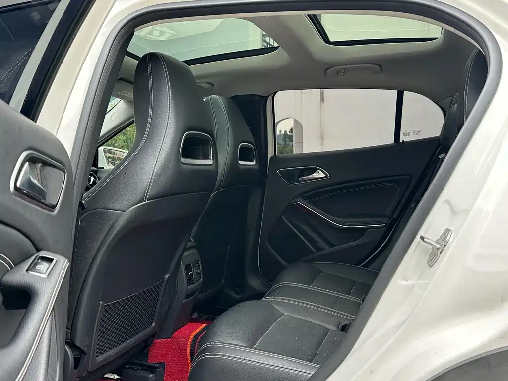 Mercedes-Benz GLA 2018 — фото 11