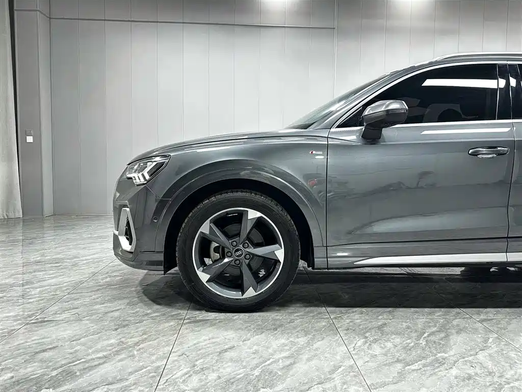 Audi Q3 2022 — фото 10