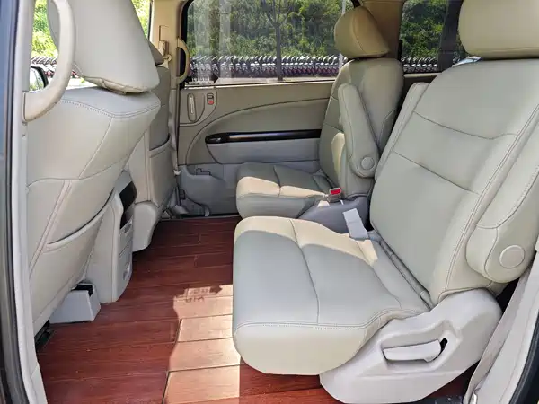 Honda Elysion 2014