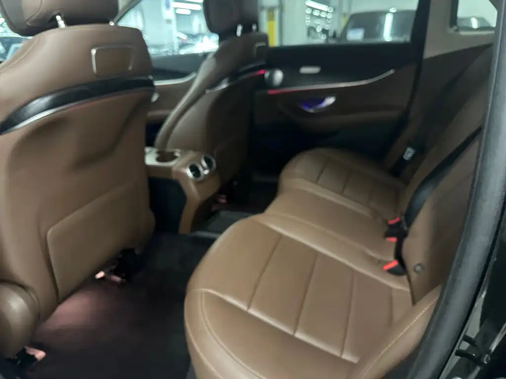 Mercedes-Benz E-Class 2019 — фото 11