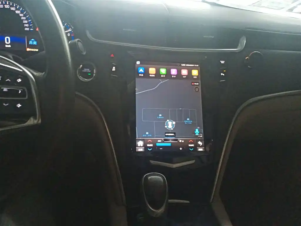 Cadillac XTS 2014 — фото 10