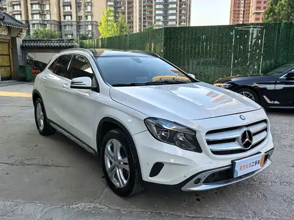 Mercedes-Benz GLA 2016