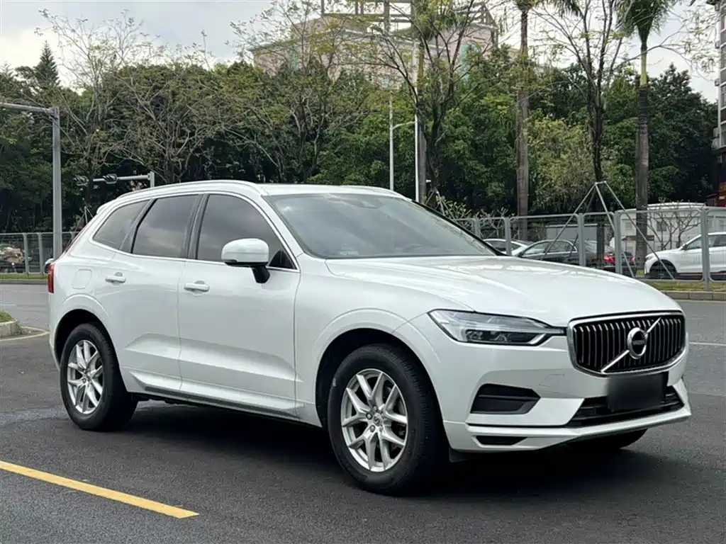 Volvo XC60 2019 — фото 15