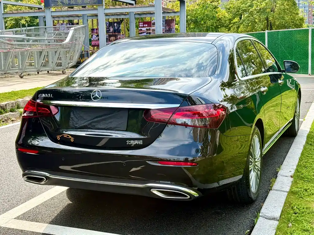 Mercedes-Benz E-Class 2023 — фото 14