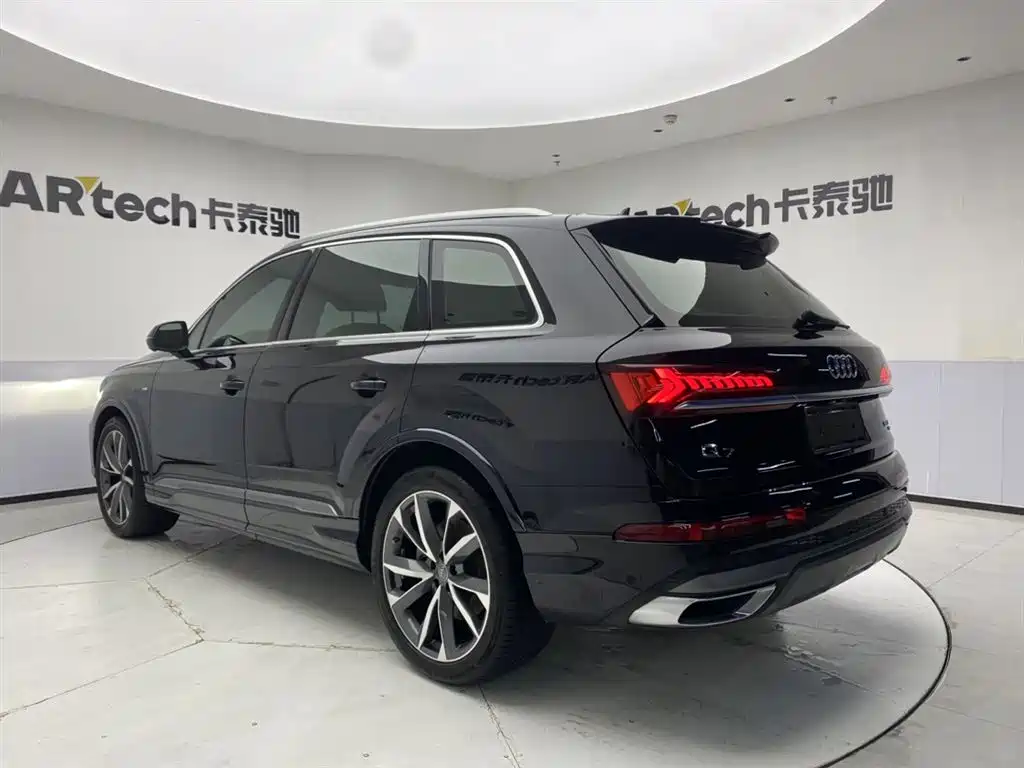 Audi Q7 2020 — фото 7