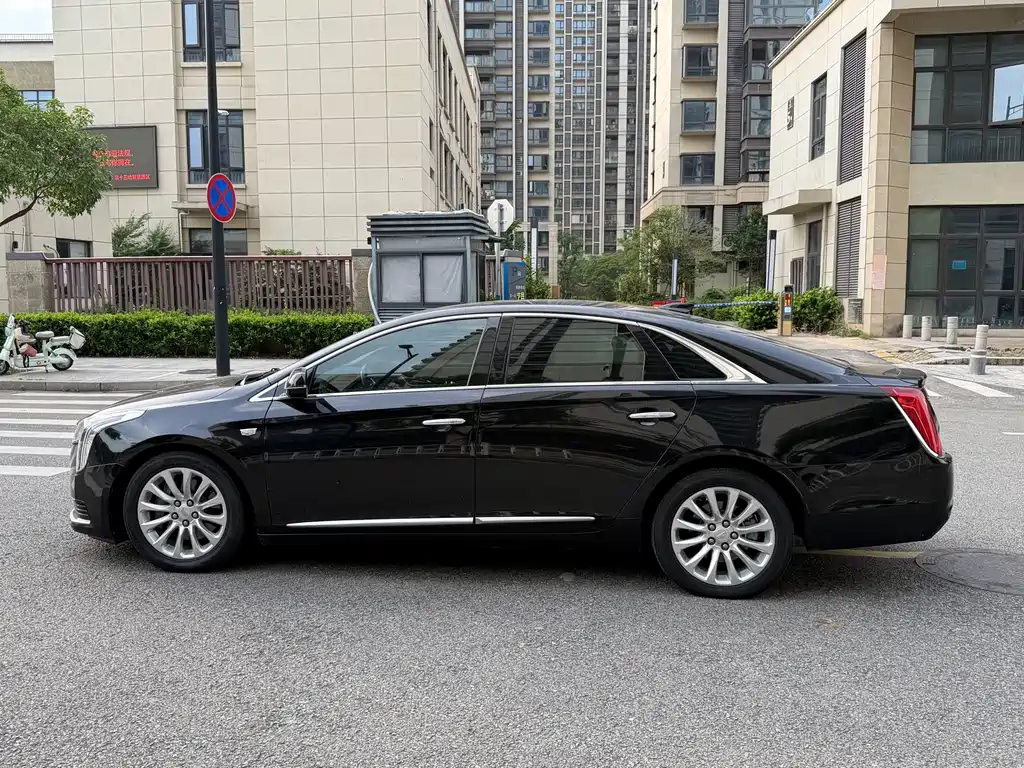 Cadillac XTS 2019 — фото 19