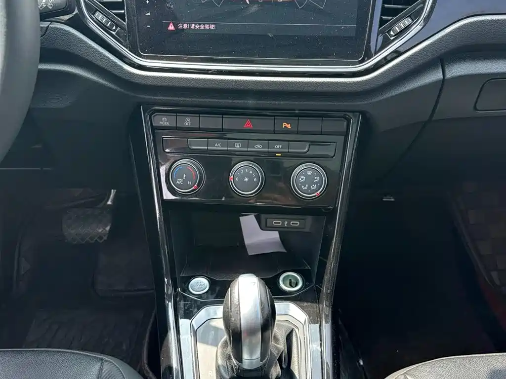 Volkswagen T-Roc 2022 — фото 10