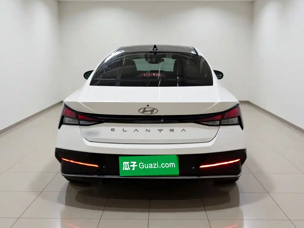 Hyundai Elantra 2024