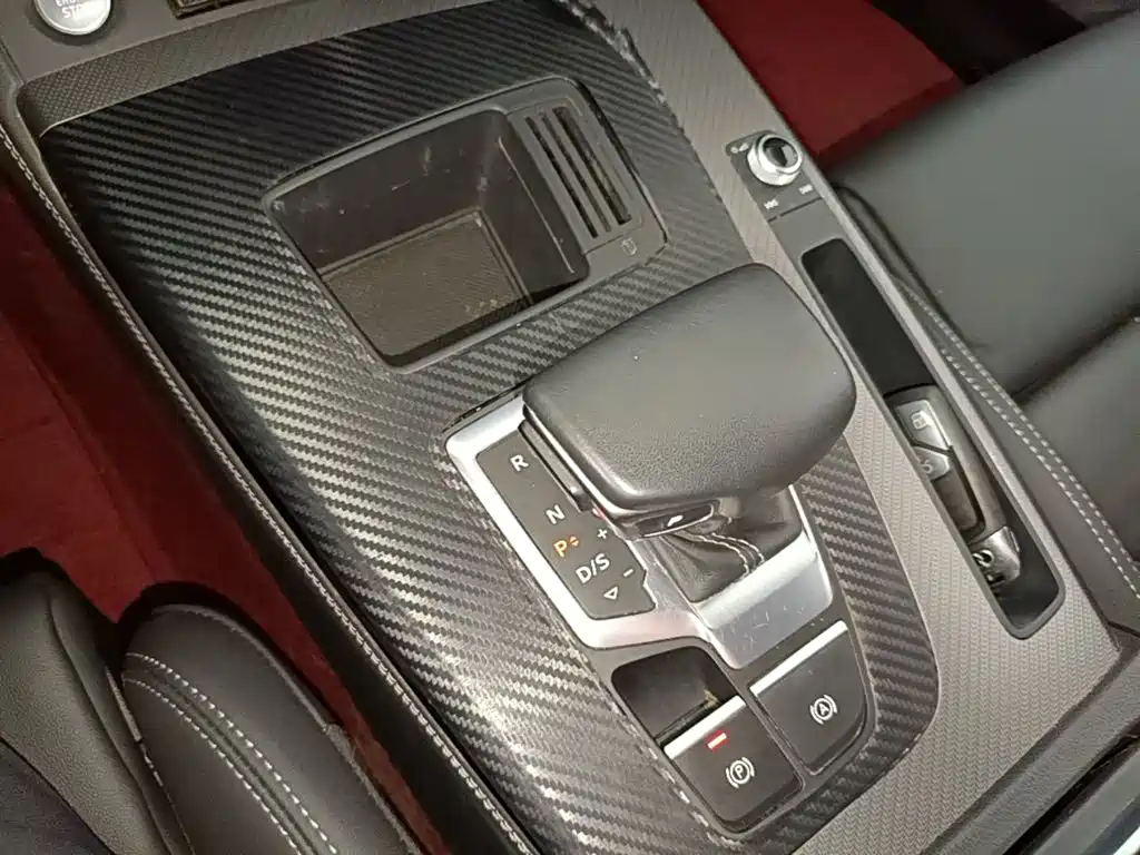 Audi Q5L 2023 — фото 21