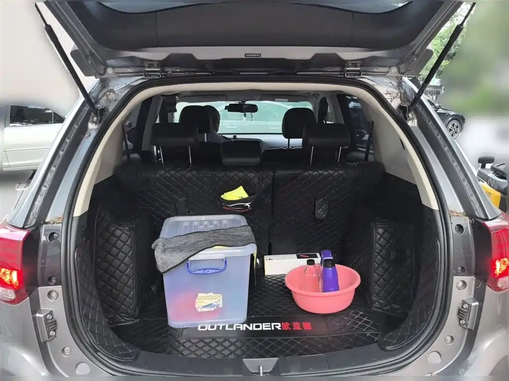 Mitsubishi Outlander 2020 — фото 15