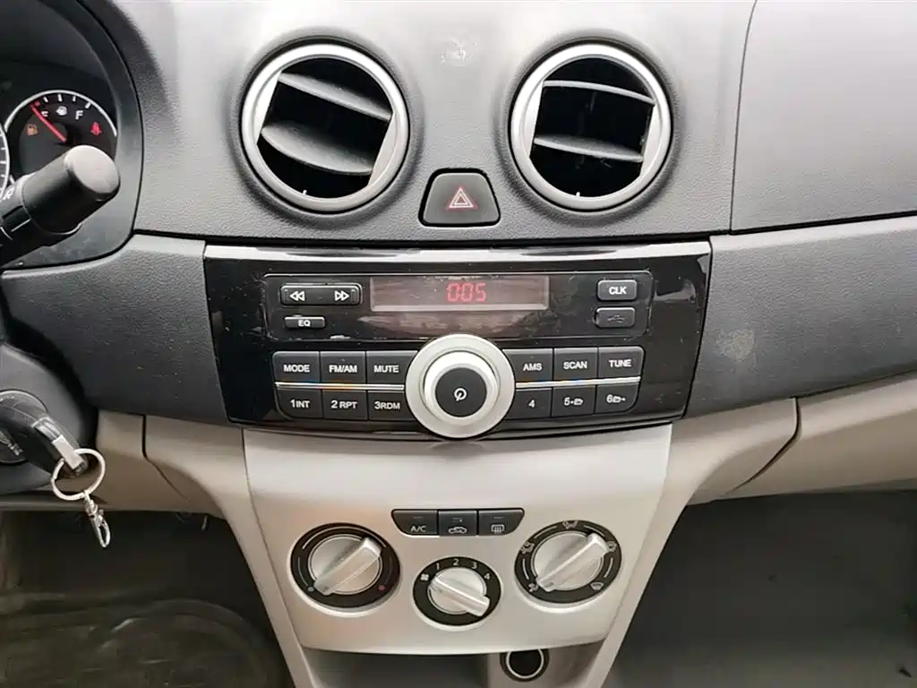 Changan V3 2014 — фото 13