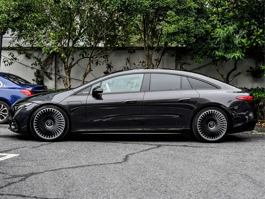 Mercedes-Benz EQS AMG 2025