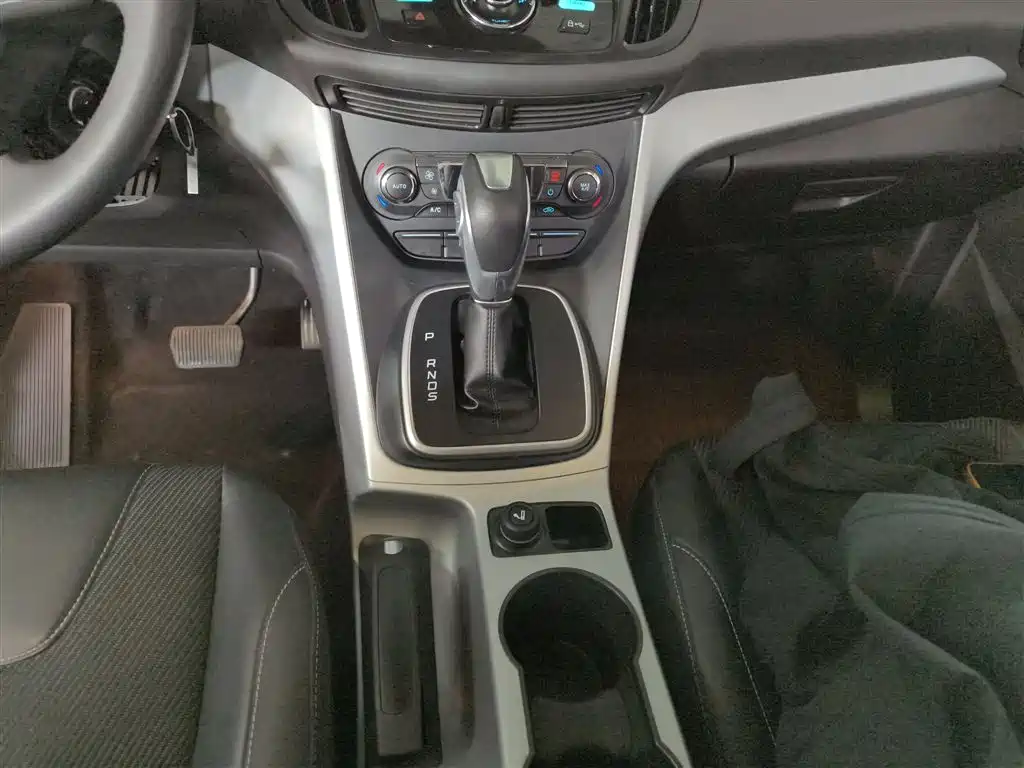 Ford Kuga 2016 — фото 14