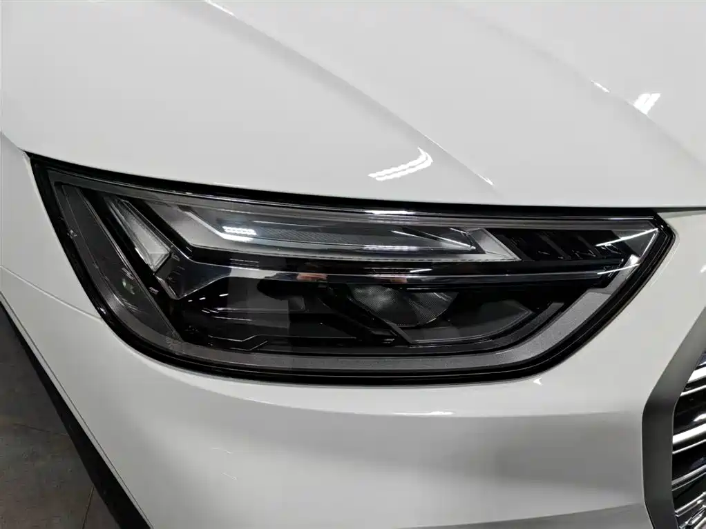 Audi Q5L 2023 — фото 13