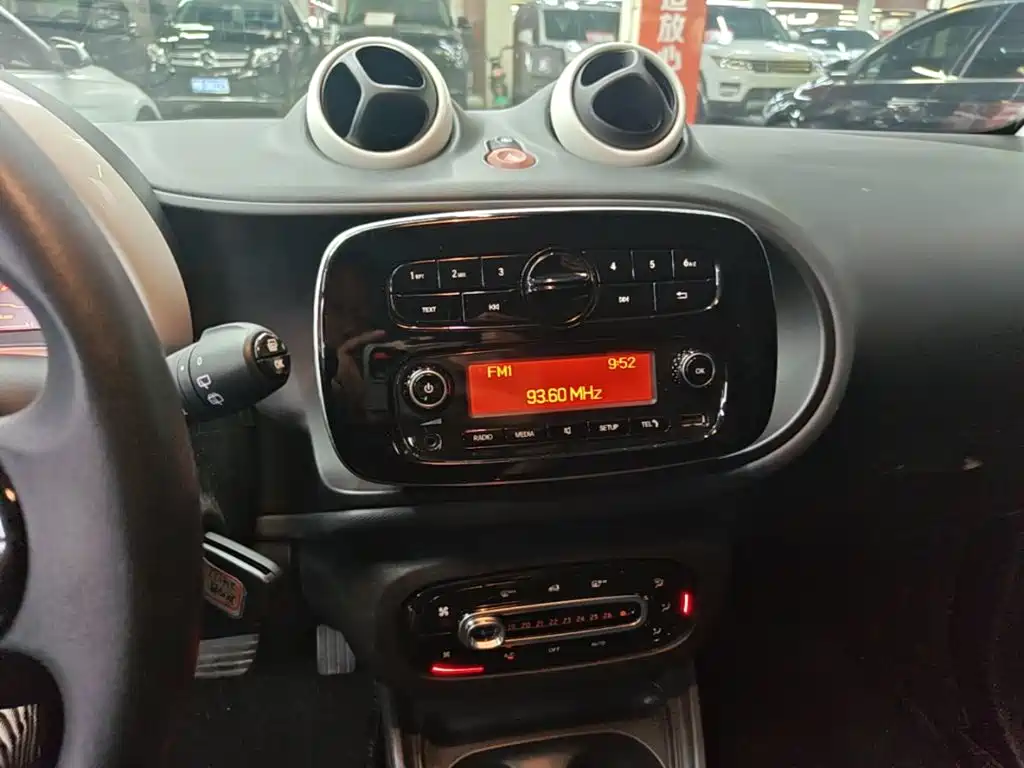 smart fortwo 2017 — фото 13