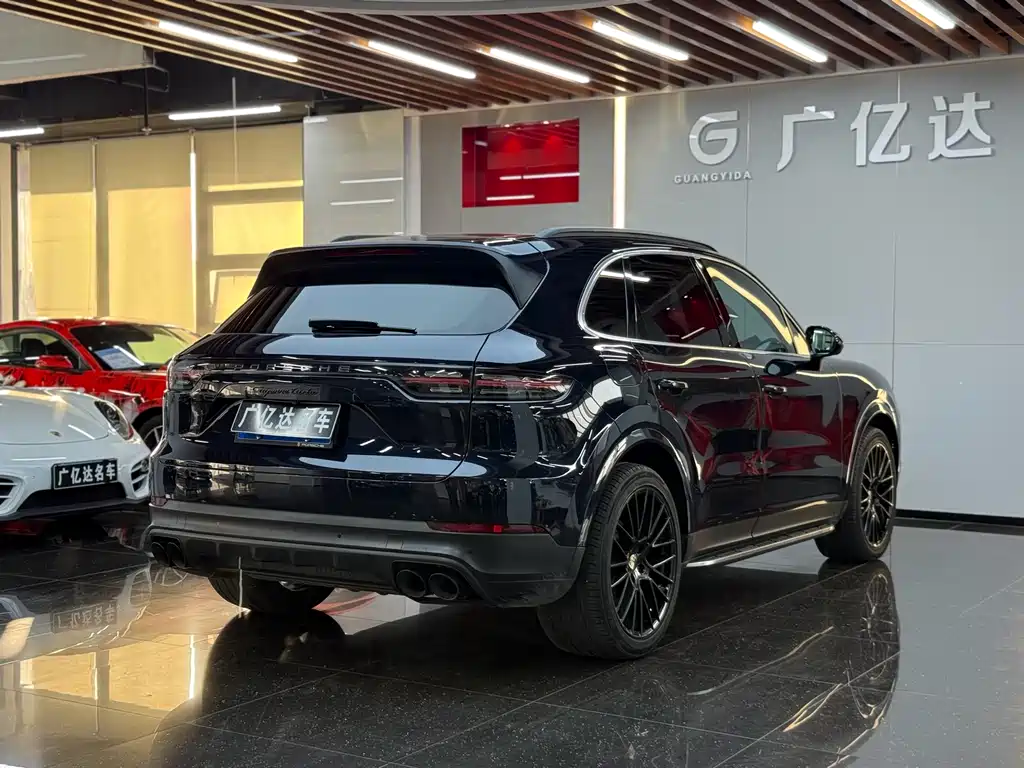 Porsche Cayenne 2018 — фото 12