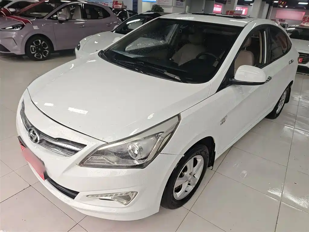 Hyundai Verna 2014 — фото 1