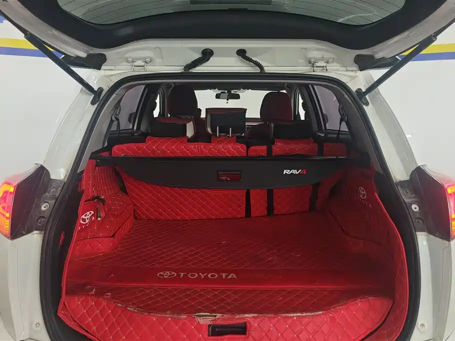 Toyota RAV4 2019 — фото 4