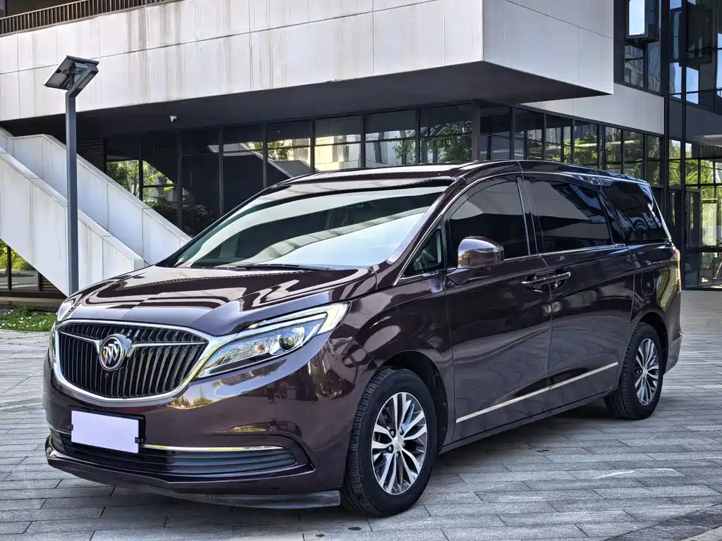 Buick GL8 2019 — фото 1
