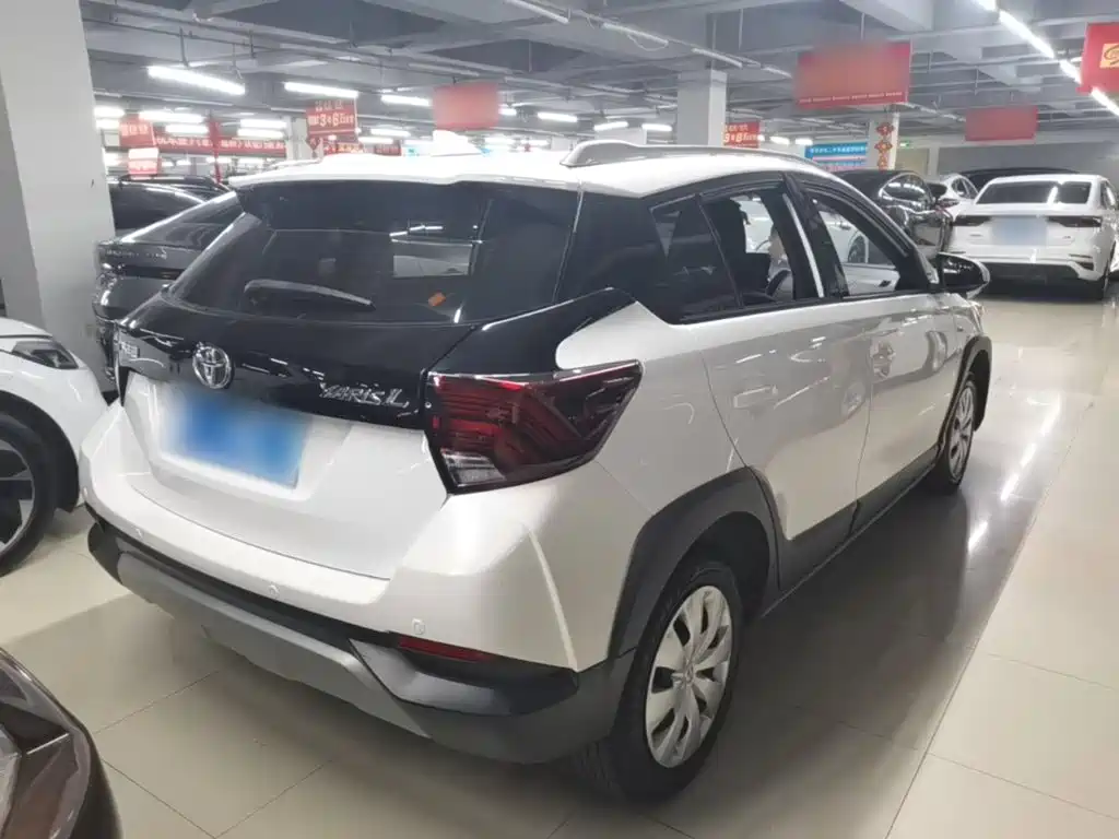 Toyota Yaris L 2023