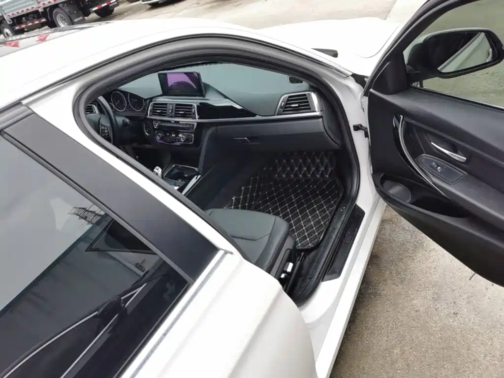 BMW 3 Series 2017 — фото 11