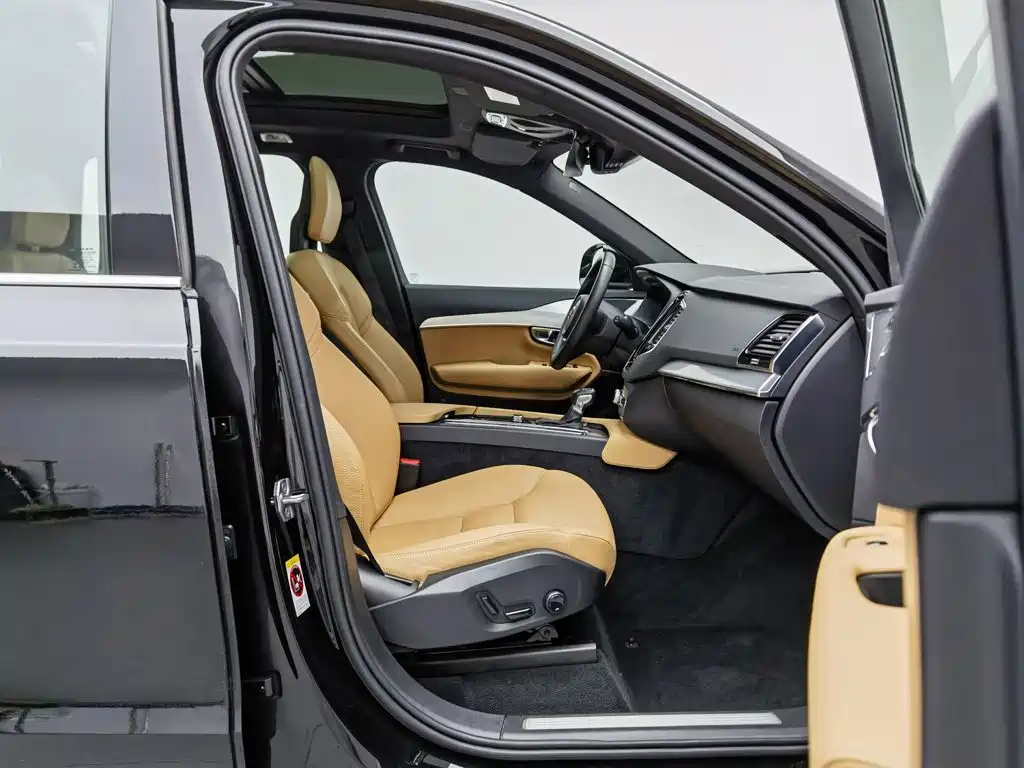 Volvo XC90 2017 — фото 23