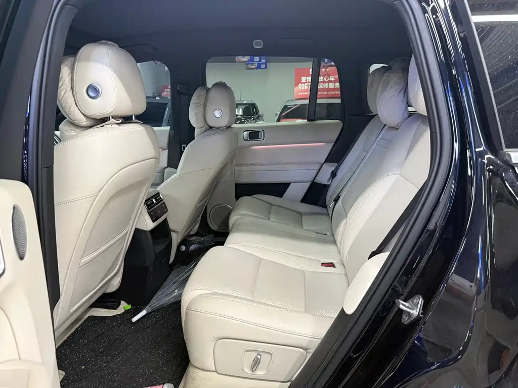 Li Auto Li L6 2025