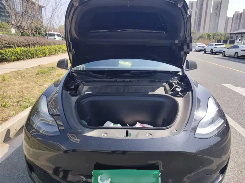 Tesla Model Y 2023 — фото 11