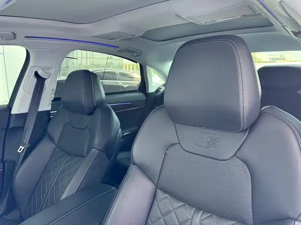 Audi A8 2022
