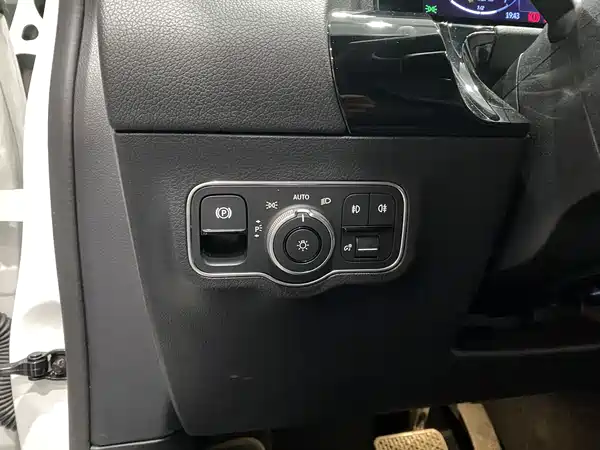Mercedes-Benz GLA 2024