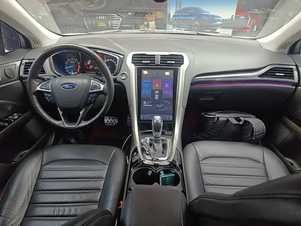 Ford Mondeo 2015 — фото 10