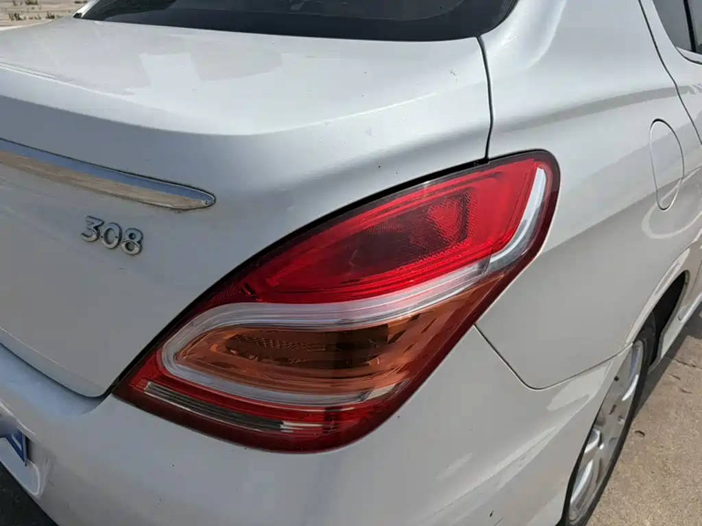 Peugeot 308 2016
