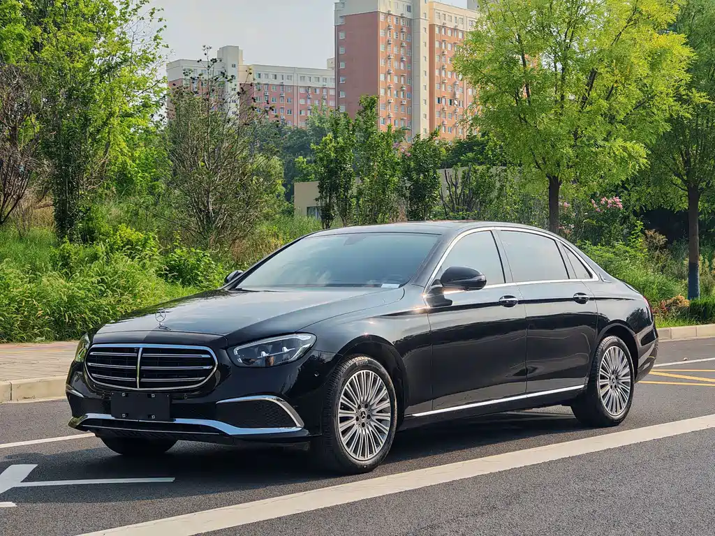 Mercedes-Benz E-Class 2022 — фото 17