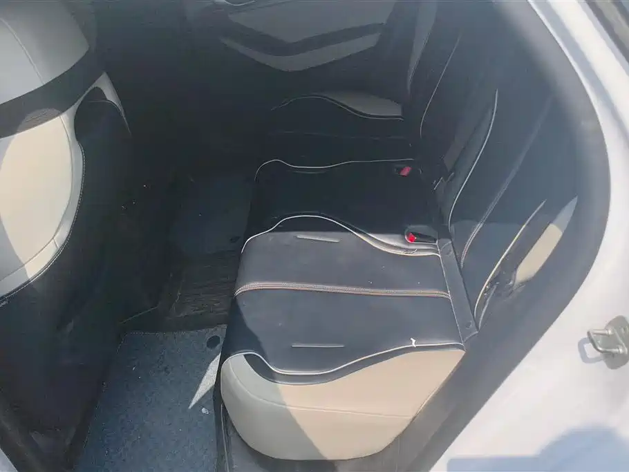 BYD Qin PLUS 2023 — фото 11