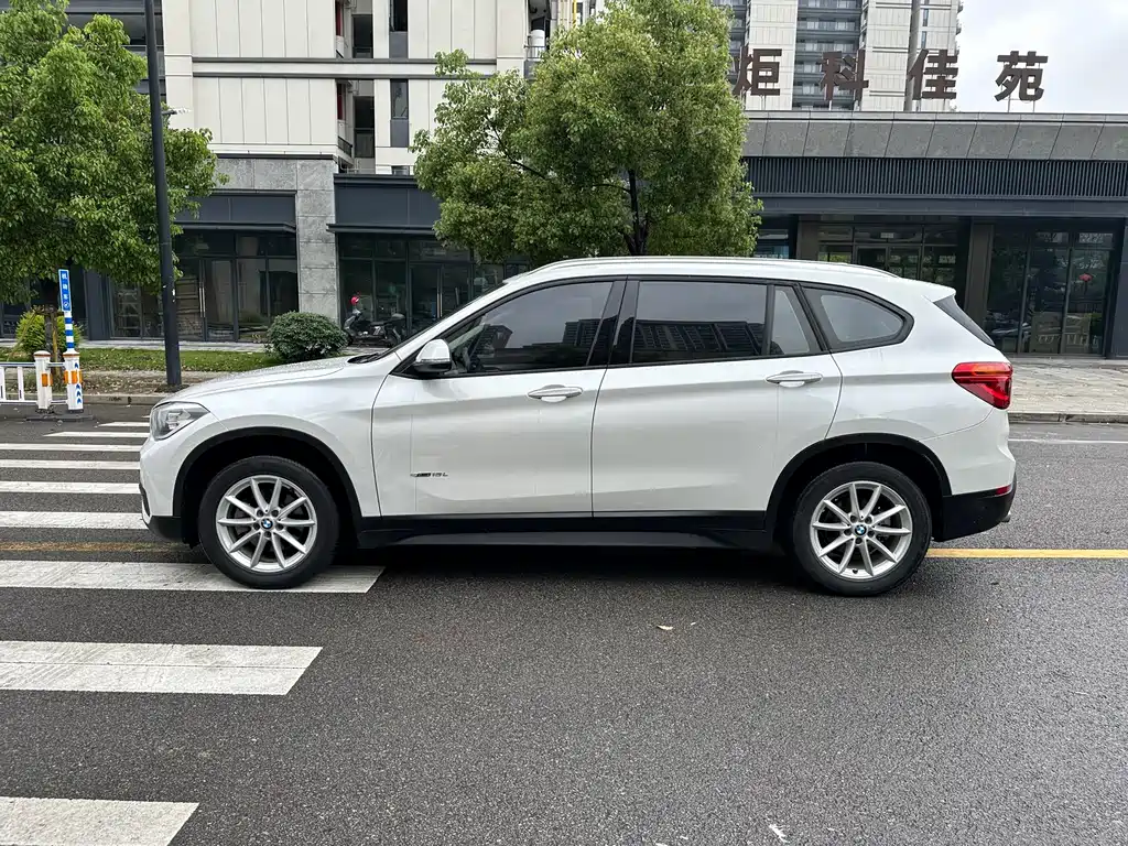 BMW X1 2017 — фото 20
