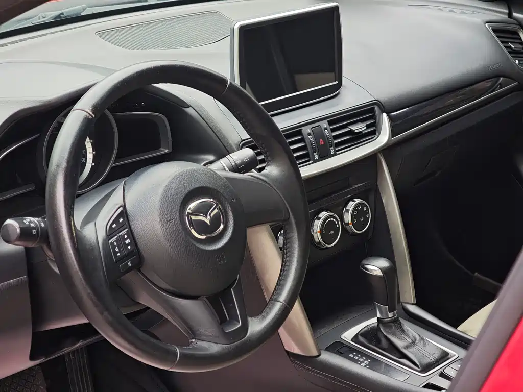 Mazda CX-4 2016 — фото 17