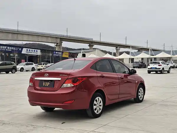 Hyundai Accent 2013