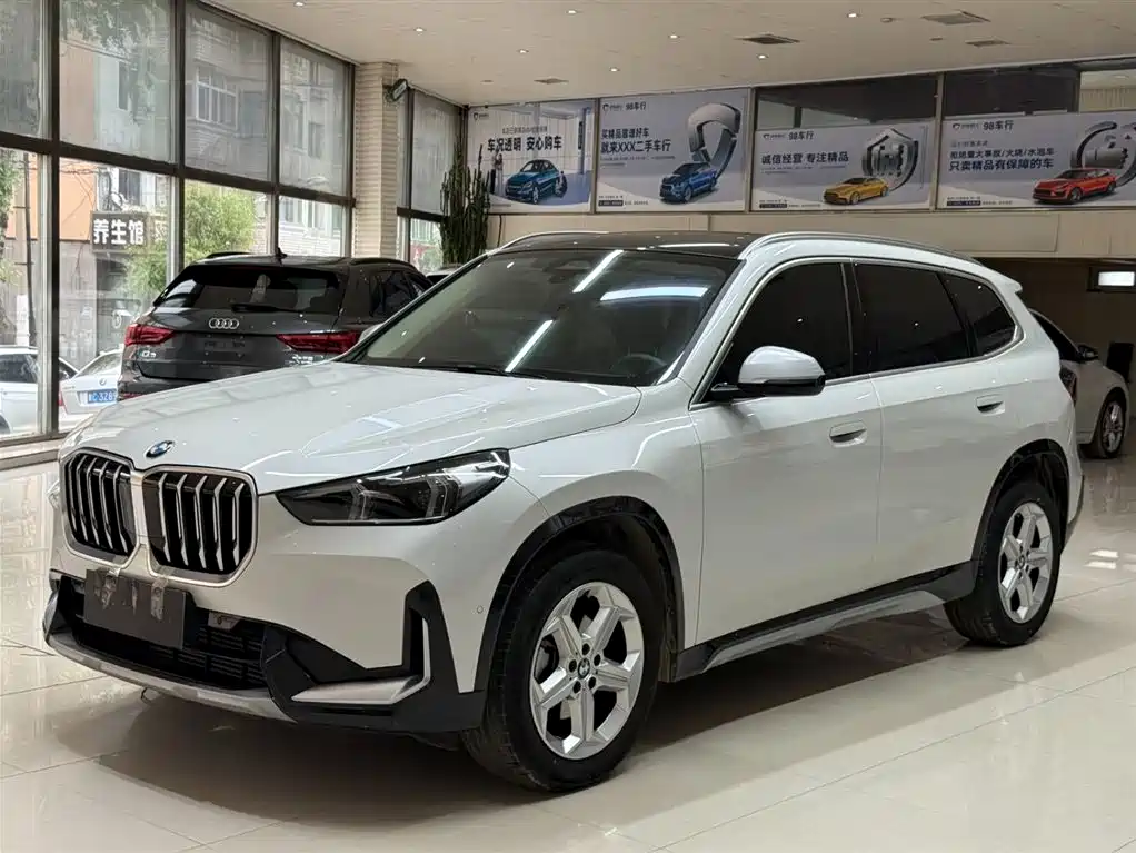 BMW X1 2024 — фото 1