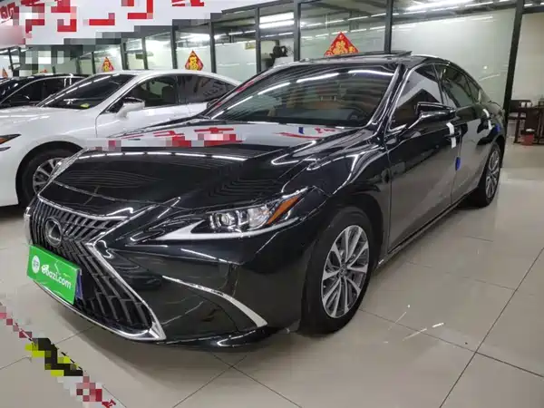 Lexus ES 2022