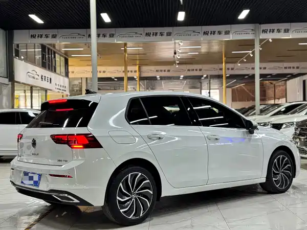 Volkswagen Golf 2023