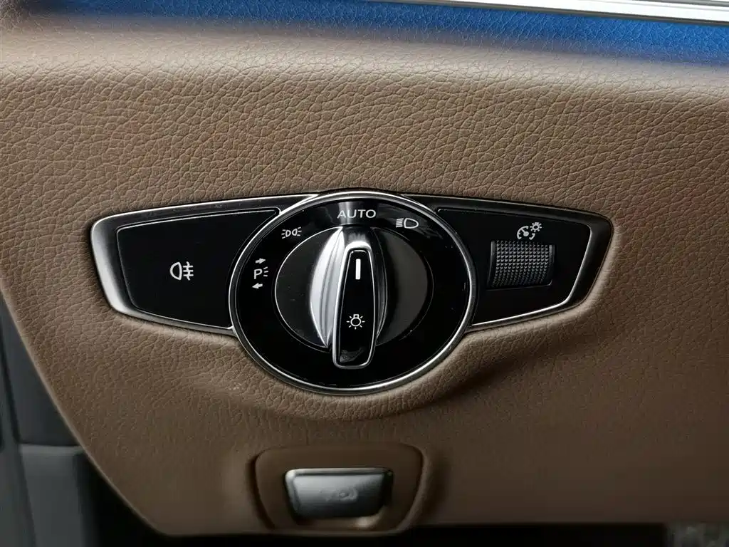 Mercedes-Benz E-Class 2023 — фото 21