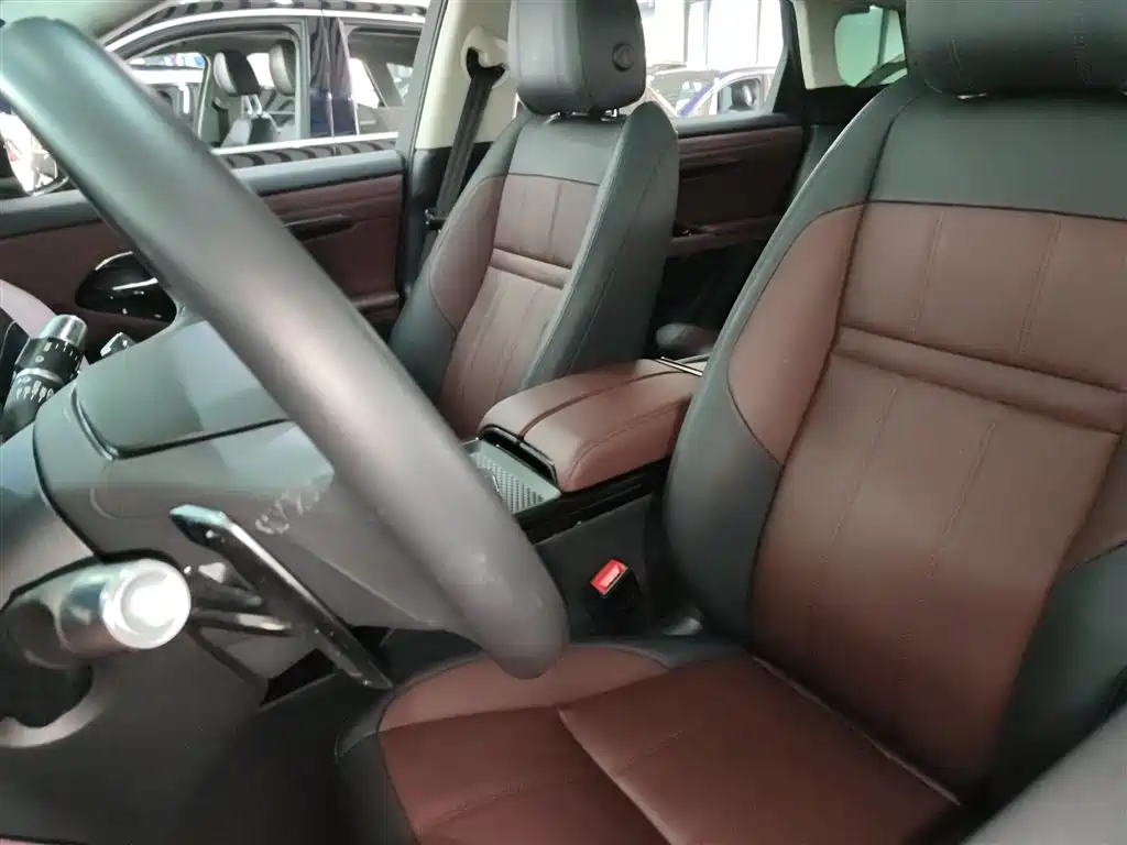 Land Rover Evoque 2022 — фото 15
