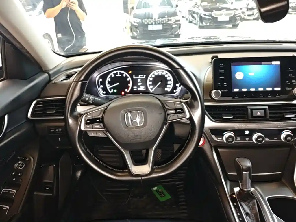 Honda Accord 2019 — фото 11