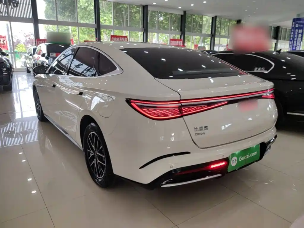 BYD Seal 07 DM-i 2025 — фото 5