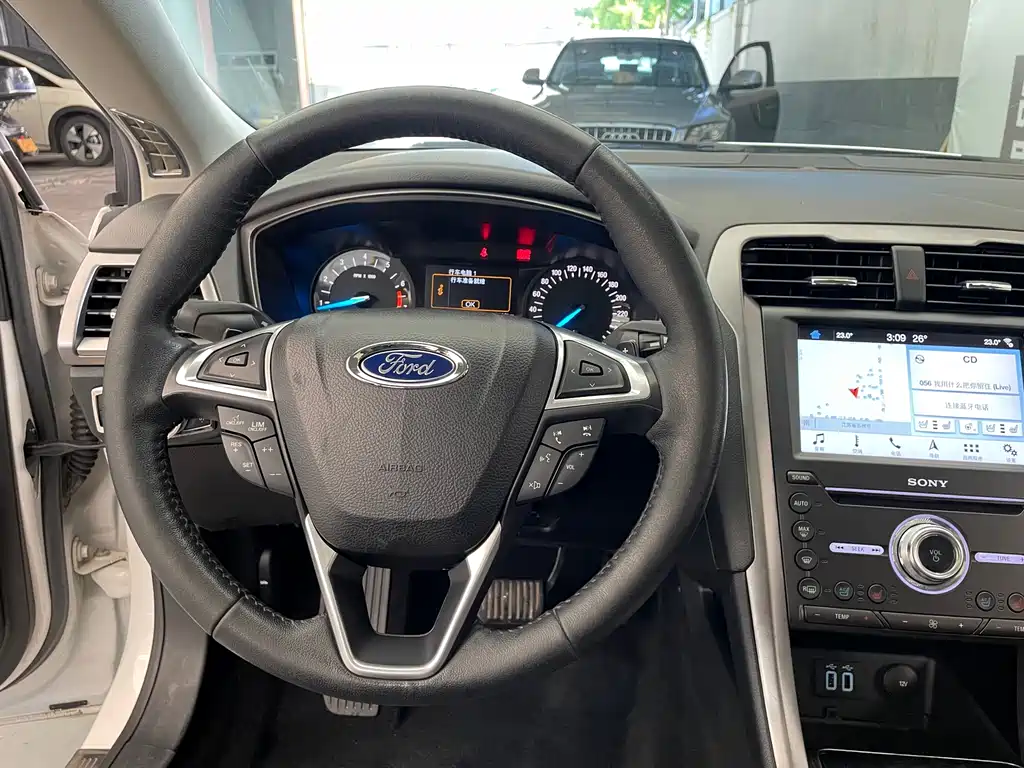 Ford Mondeo 2017 — фото 12