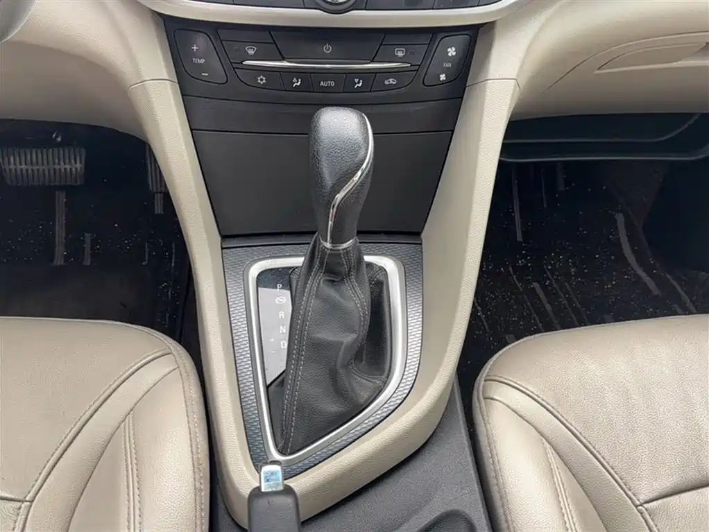 Buick Excelle 2019 — фото 12