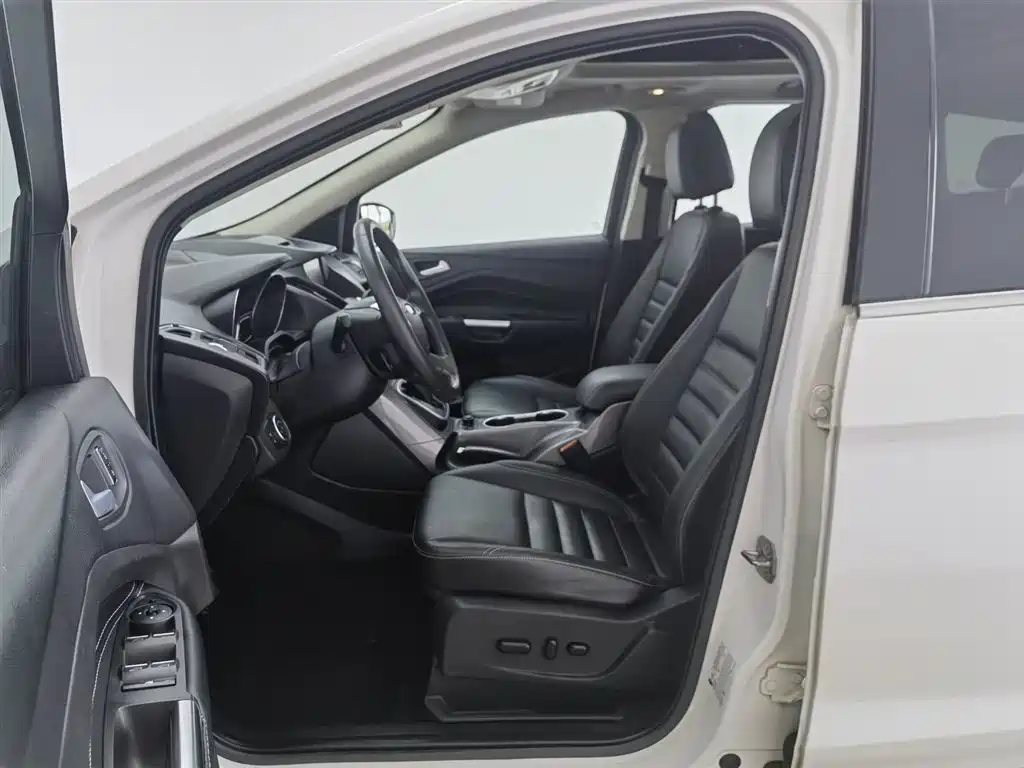 Ford Kuga 2016 — фото 10