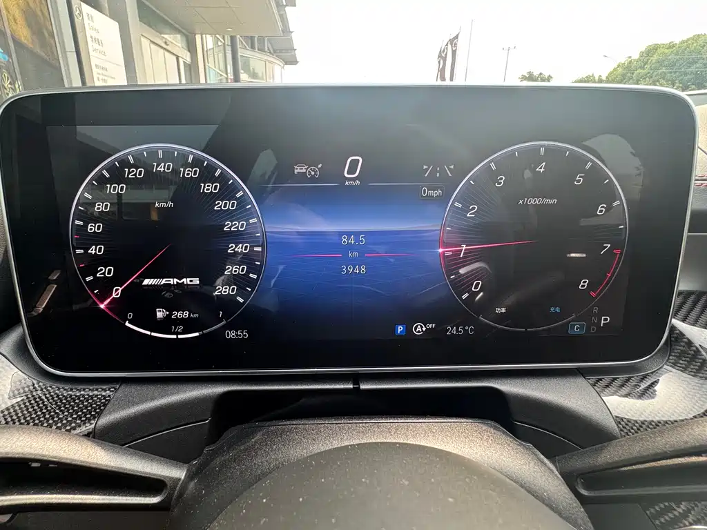 Mercedes-Benz C-Class AMG 2025 — фото 4